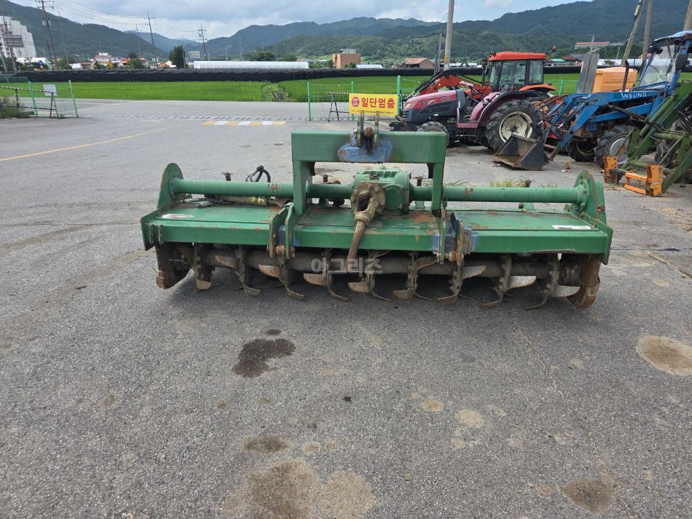 위켄 글로벌 로타리 WR2400 (경폭2400cm) 뒤우측면