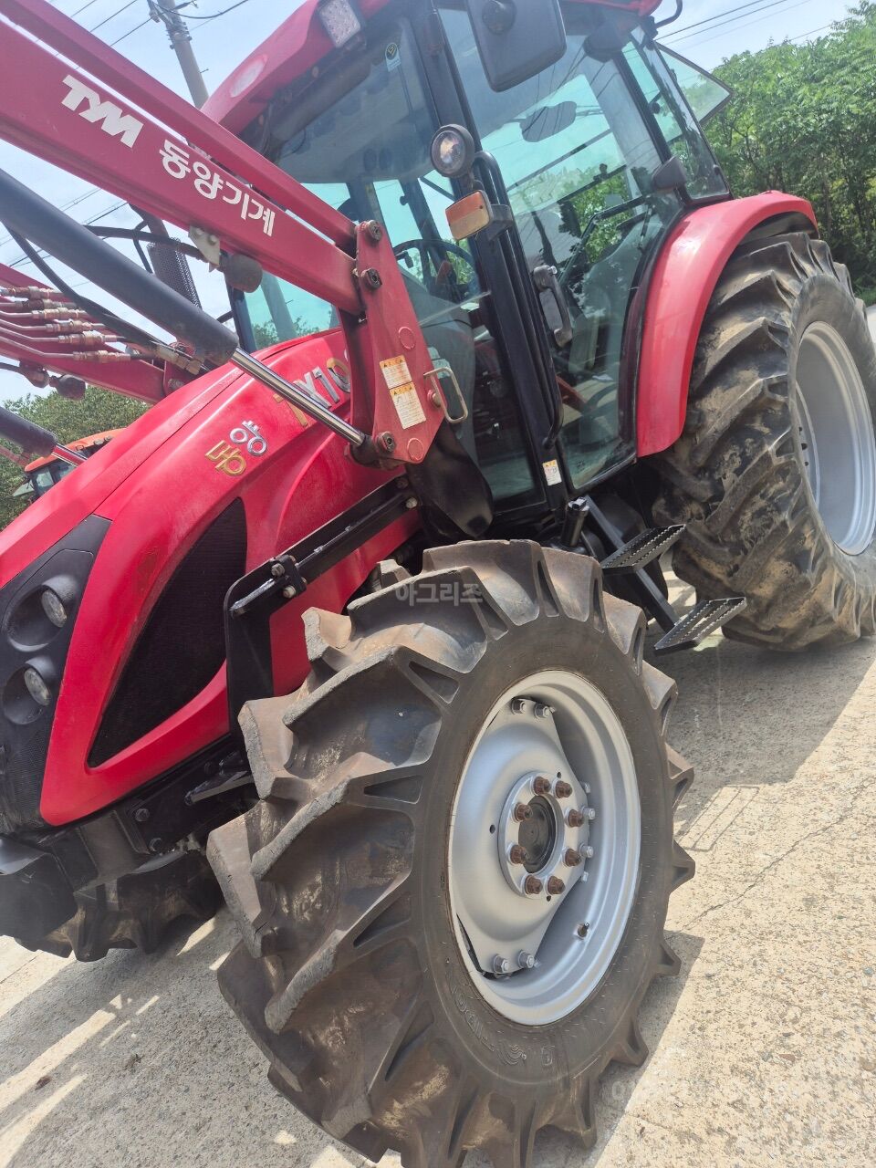 TYM Tractor TX1003 (102hp)