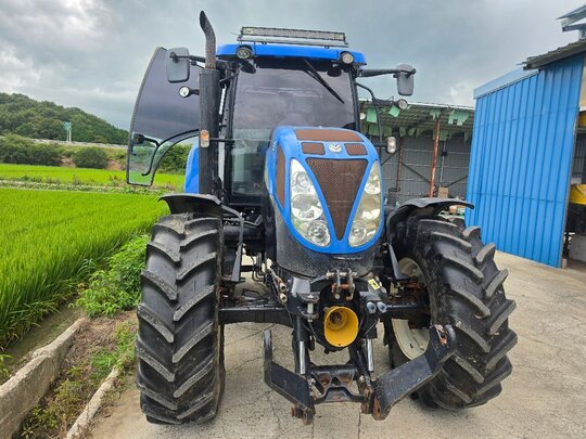 뉴홀랜드 트랙터 T6070 (135마력)