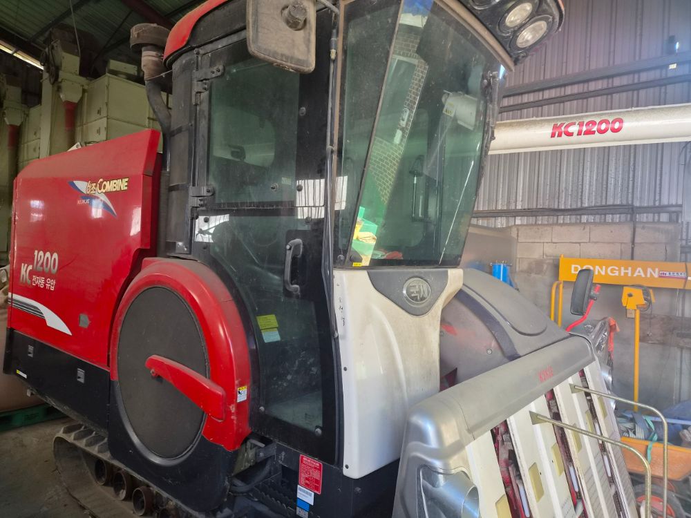 Kukje Combine Harvester KC1200 (6Rows)