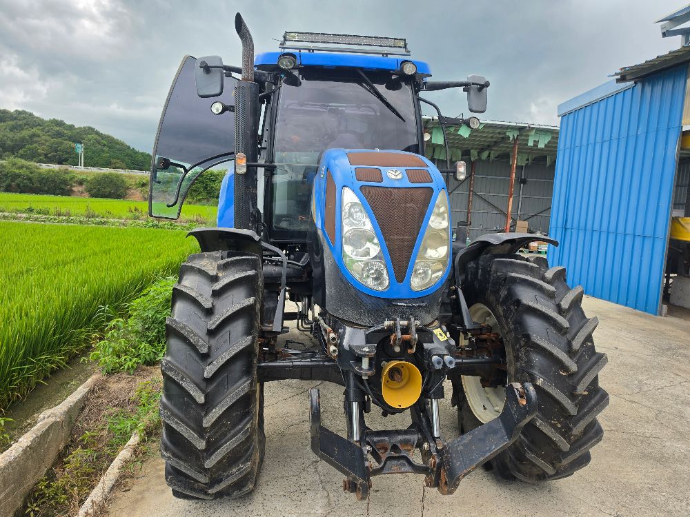 뉴홀랜드 트랙터 T6070 (135마력)