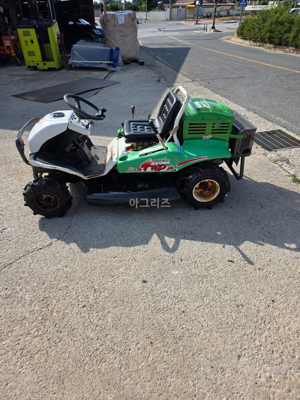 성도농업기계 승용제초기(4WD) JP/SRM98F 뒤우측면