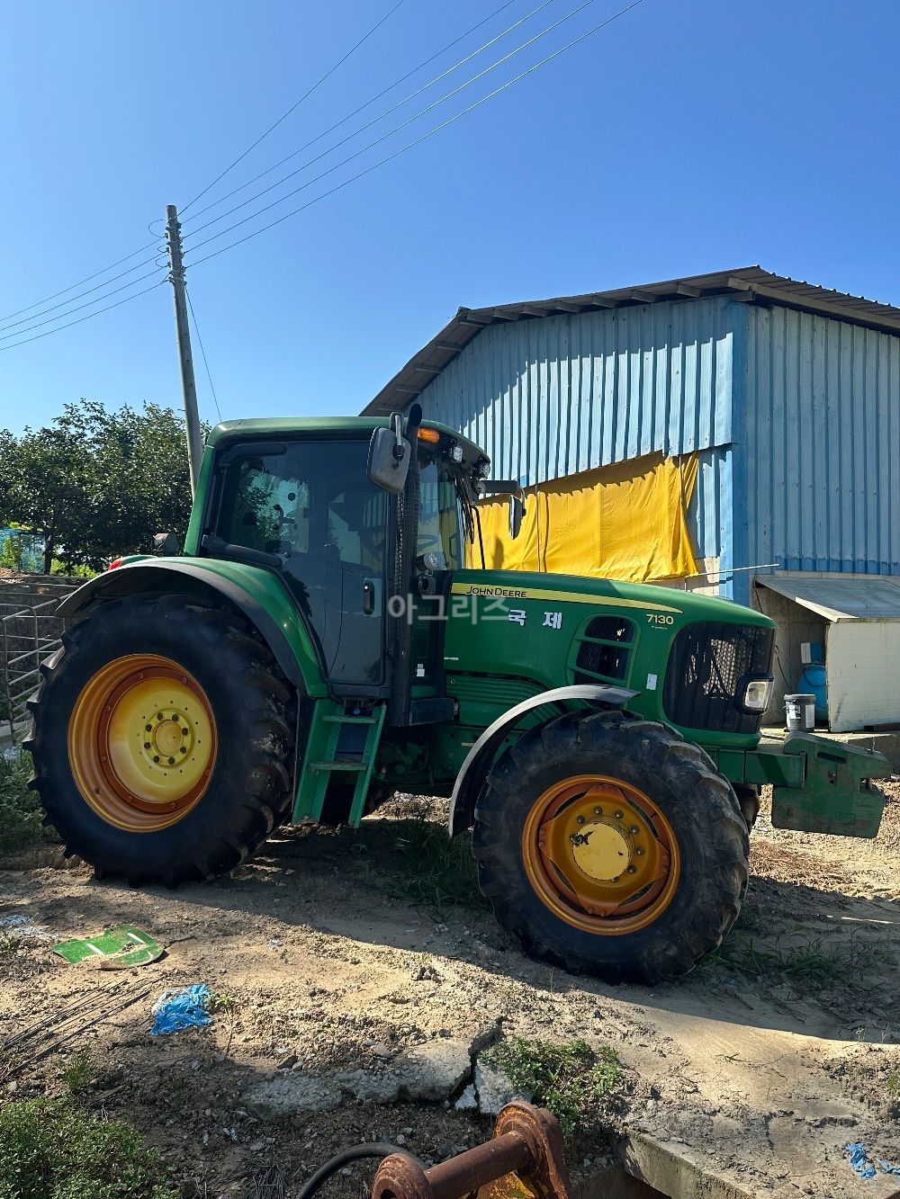  Tractor 7130 (121hp) 뒤우측면