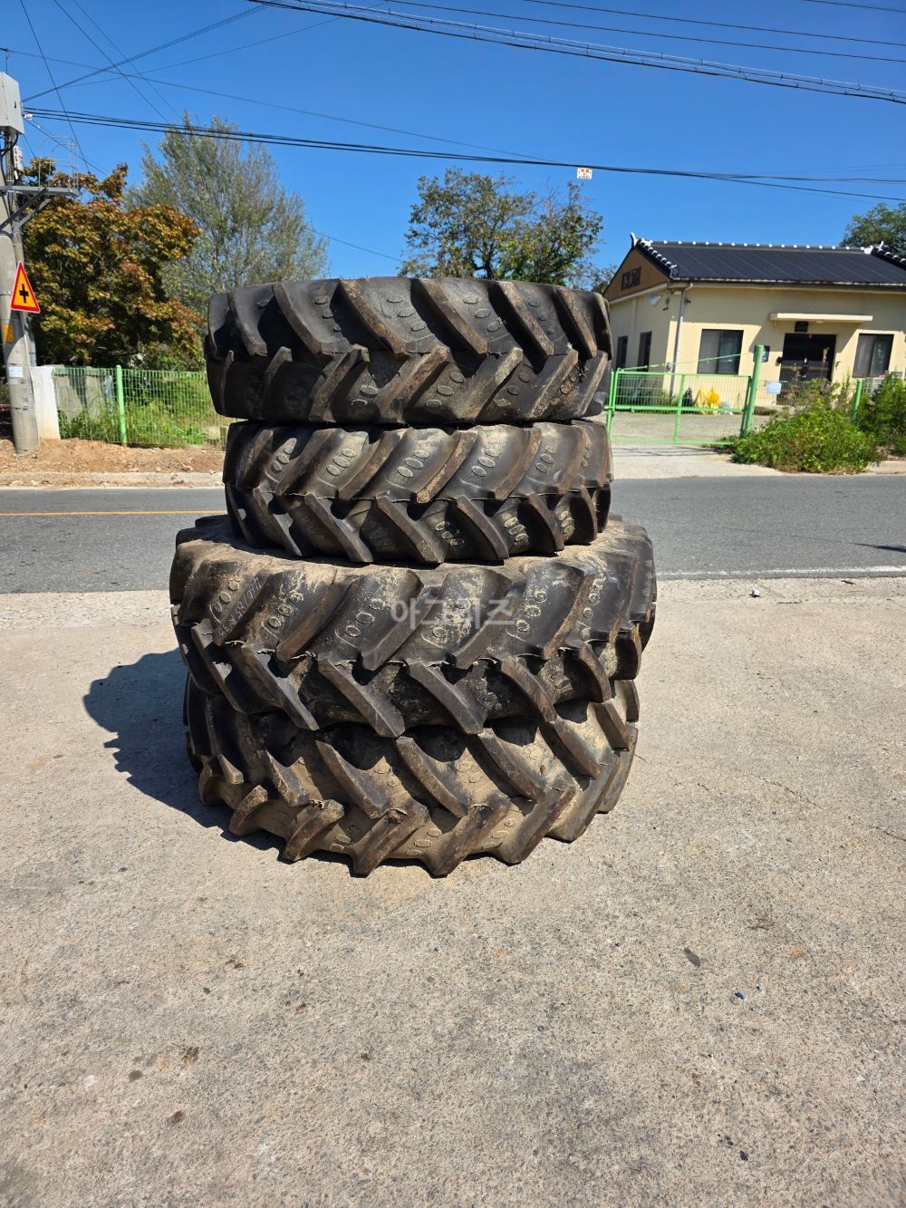 트랙터타이어 트랙터타이어 앞:380/85R28,뒤:460/85R38