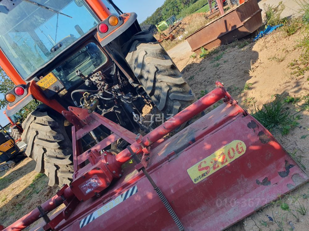 대동 트랙터 D702 (70마력) 뒤우측면