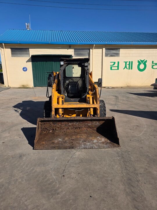 현대중공업 스키드로더 HSL850-7