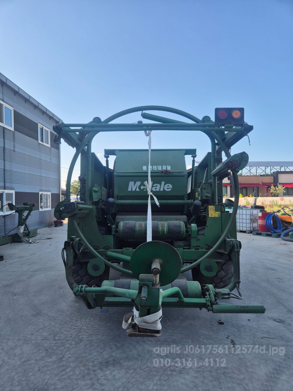 원인터내셔널 원형베일러 FUSION2 뒤우측면