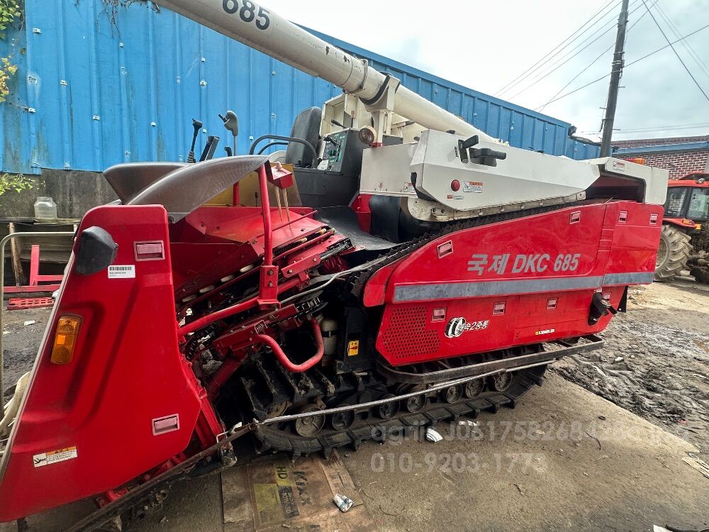 국제 콤바인 DKC685 (4조식)