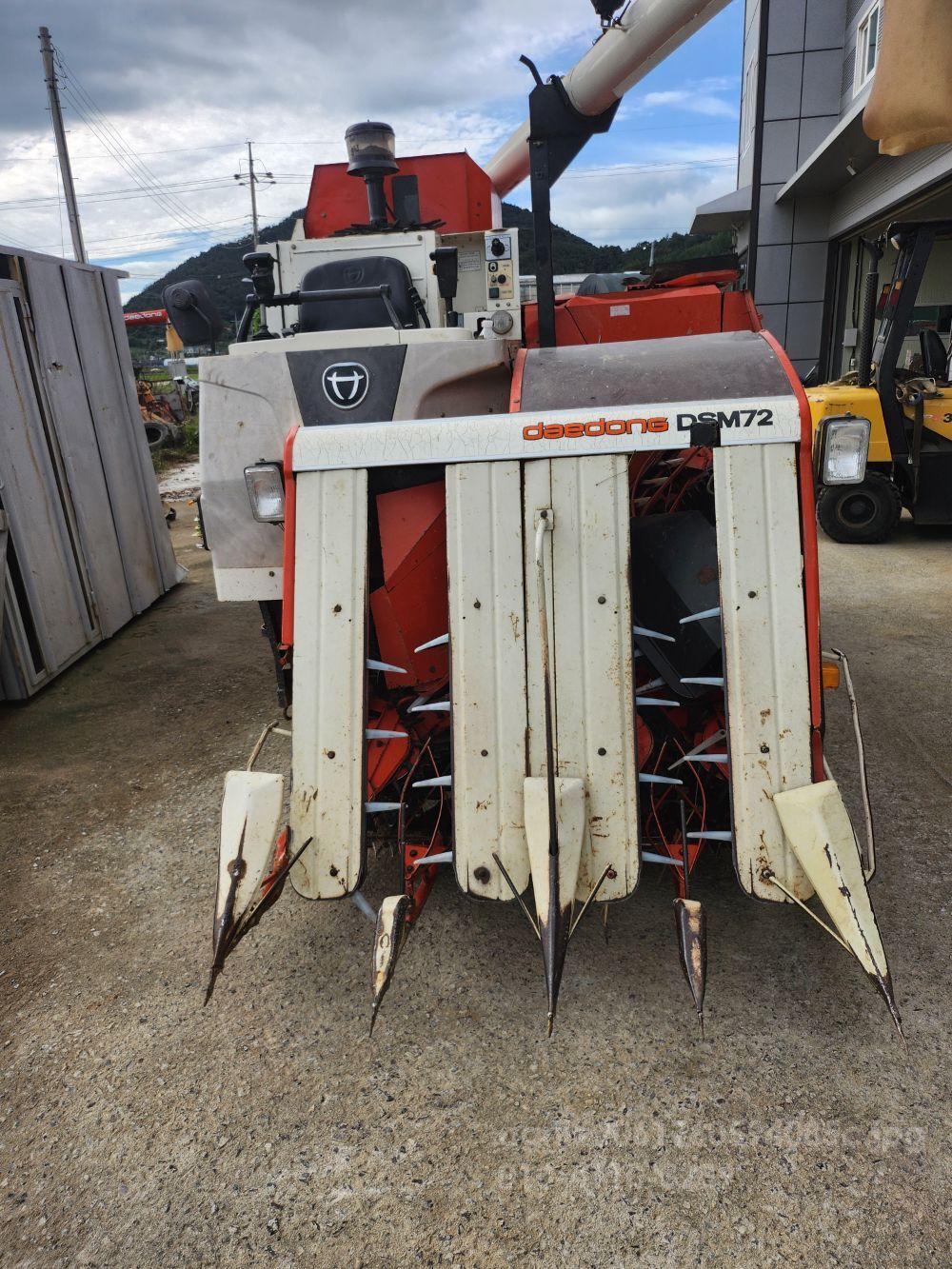 Daedong Combine Harvester DSM72 (4Rows)