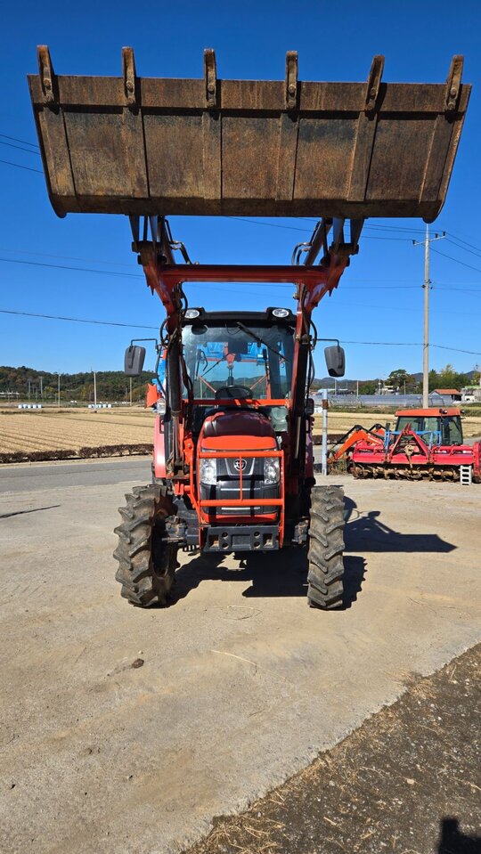 Daedong Tractor RX530 (53hp) 앞좌측면