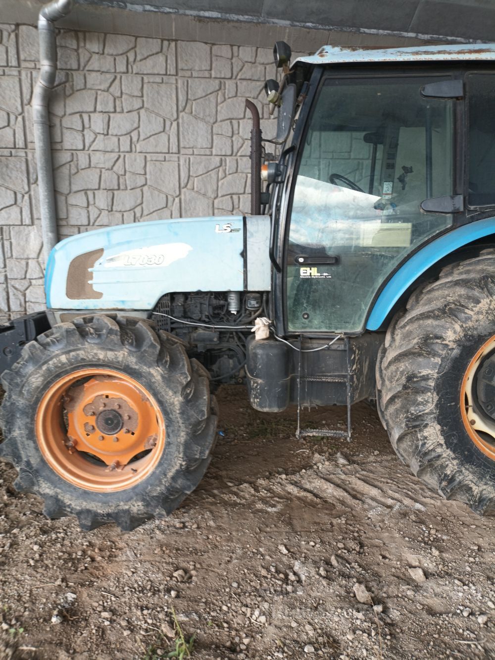 LS Tractor L7030 (85hp)