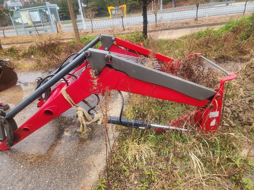 TYM 트랙터 T110 (111.5마력)