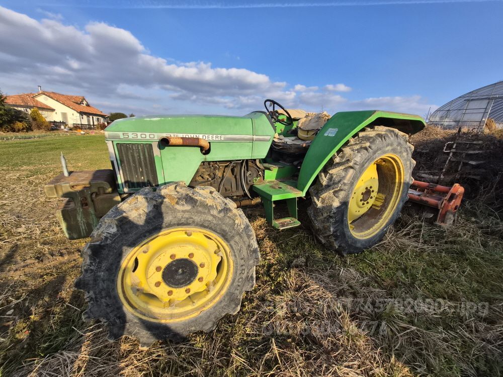 존디어 트랙터 5300 (56마력)
