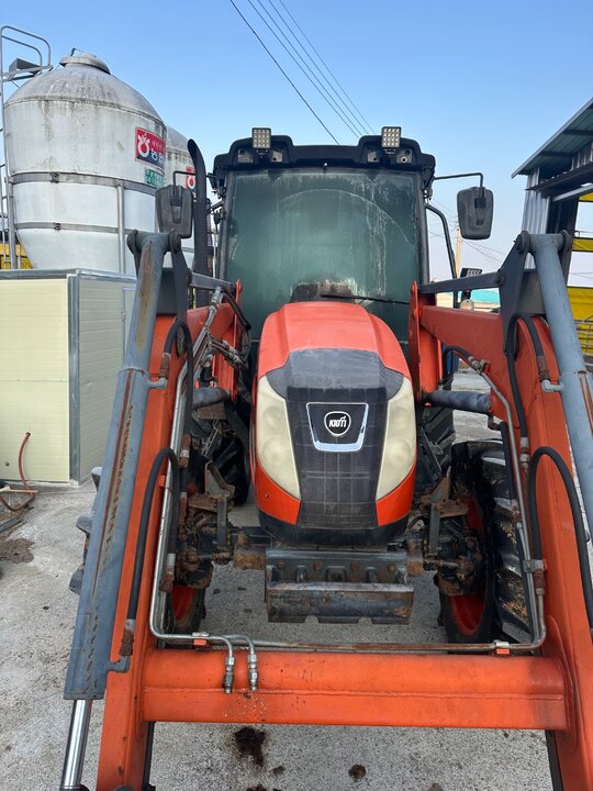 Daedong Tractor PX1100 (110hp) 앞좌측면