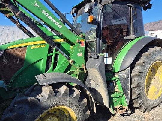 JohnDeere Tractor 6095MC (95hp)