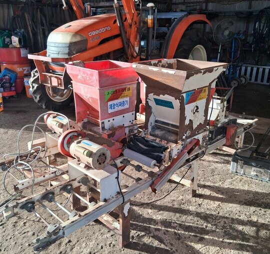 제광식 파종기 제광식파종기 제광식파종기 앞좌측면