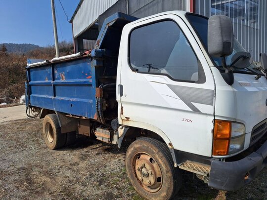 현대 2.5톤 퇴비살포기차 퇴비살포기 퇴비살포기