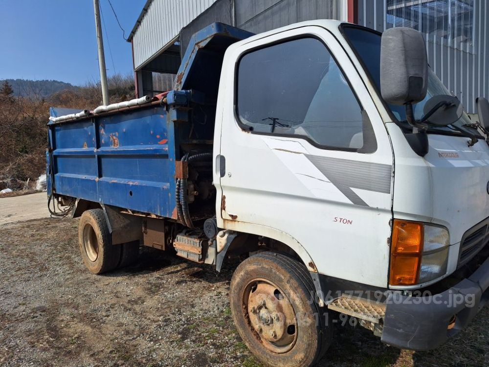 현대 2.5톤 퇴비살포기차 퇴비살포기 퇴비살포기