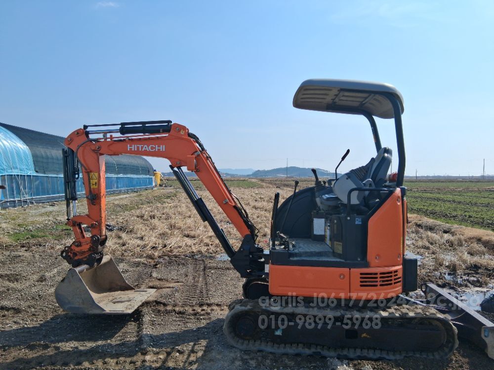  굴삭기 ZAXIU20 (2톤)