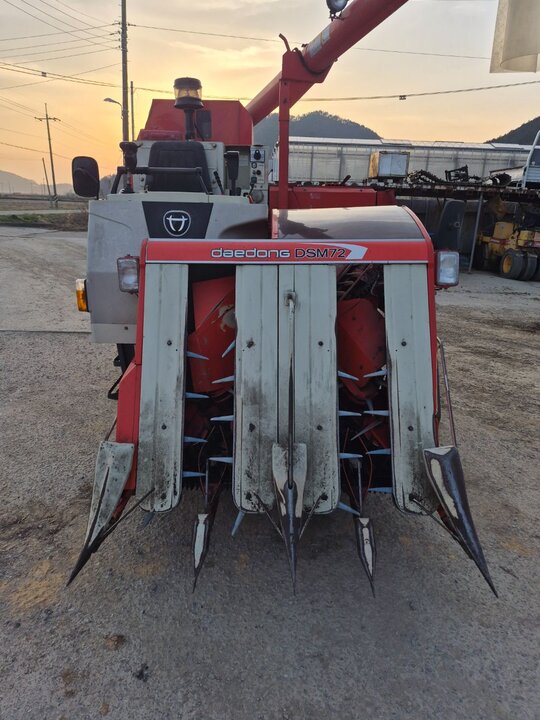 Daedong Combine Harvester DSM72 (4Rows)