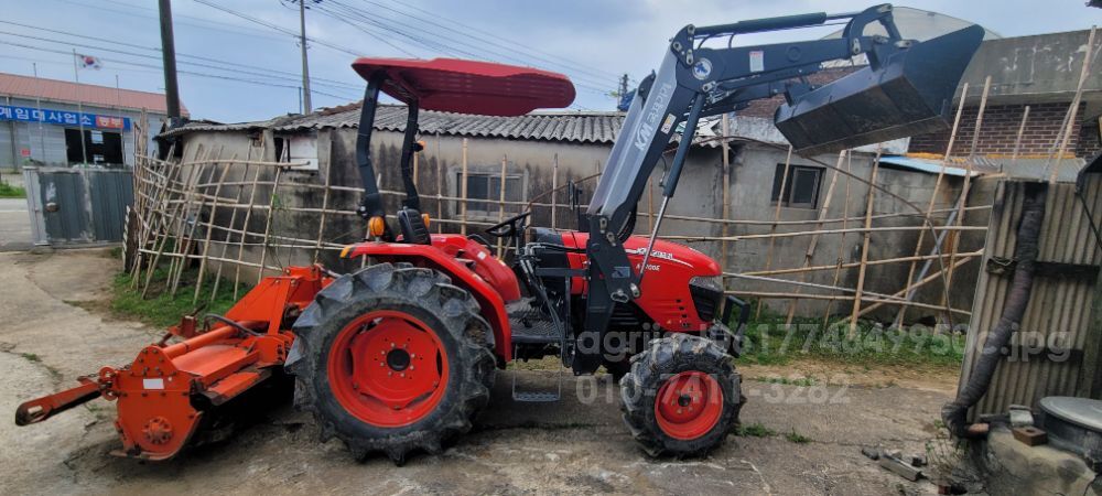 국제 트랙터 A5700 (58마력)