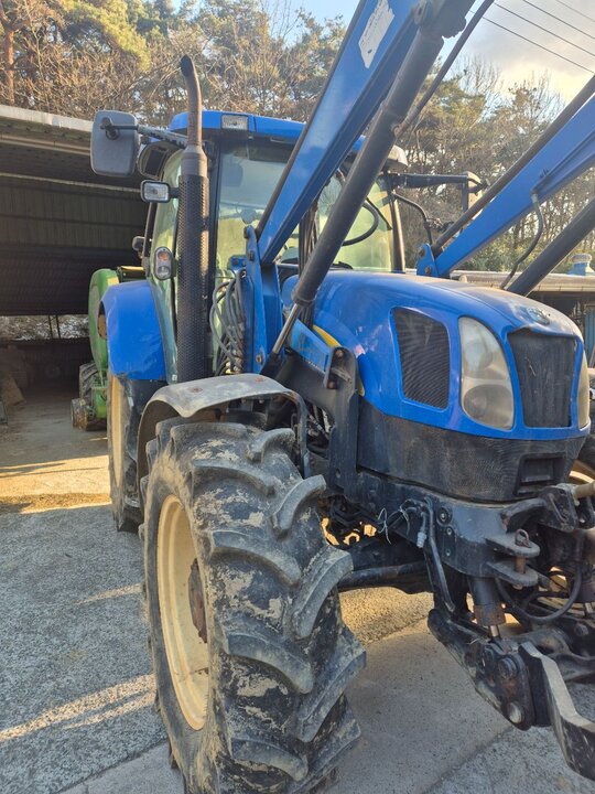 뉴홀랜드 트랙터 6070 (125마력)