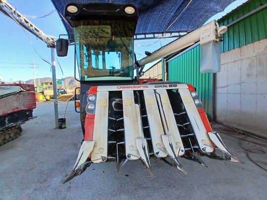 Daedong Combine Harvester DXM85GF-C5 (5Rows)