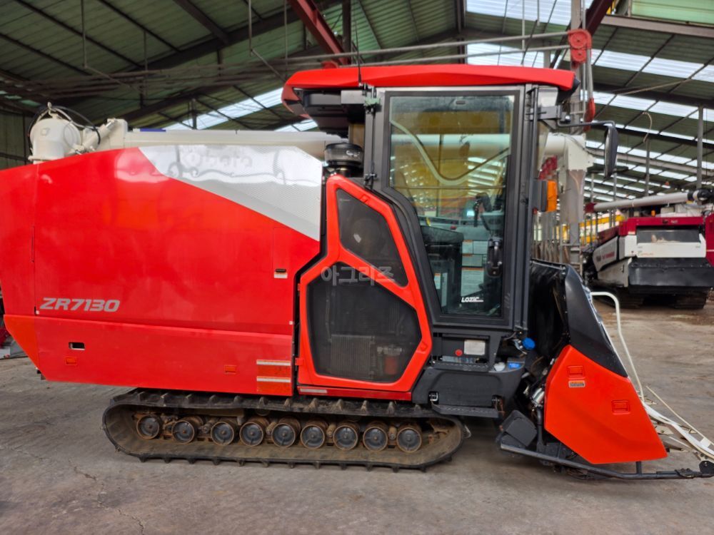 Kubota Combine Harvester ZR7130 (7Rows) 뒤우측면