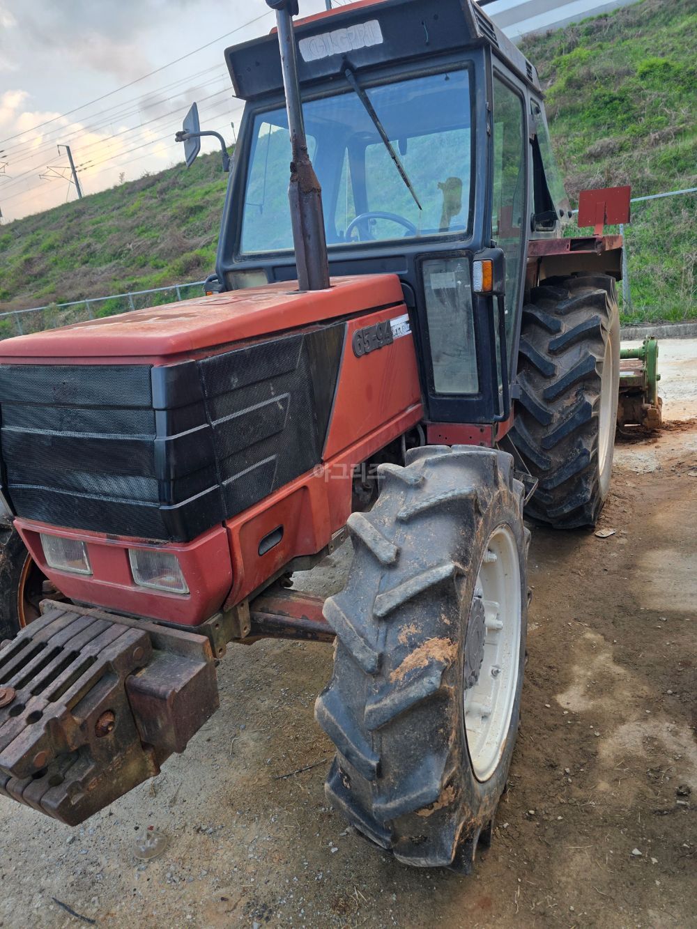 뉴홀랜드 트랙터 트렉터6594.65마력 (65마력)