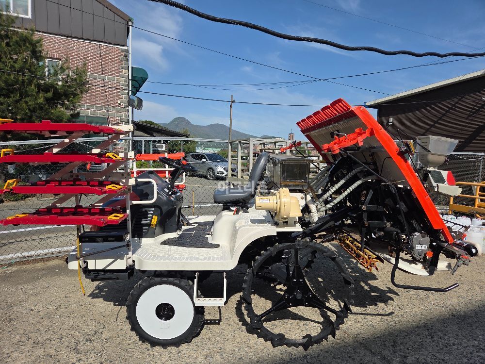 대동 이앙기 ERP60 (6조식) 뒤우측면