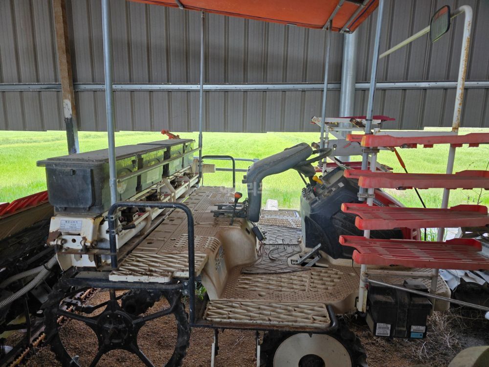 대동 이앙기 ERP80DZF (8조식) 뒤우측면