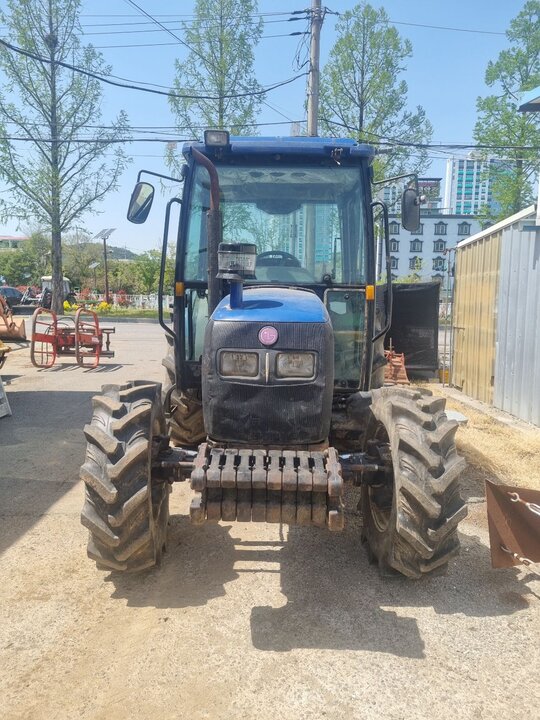 LS 트랙터 LT550D (55마력) 앞좌측면