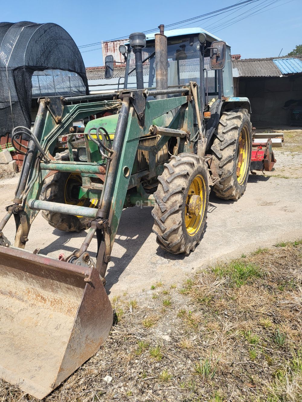 존디어 트랙터 1750 (53마력) 뒤우측면