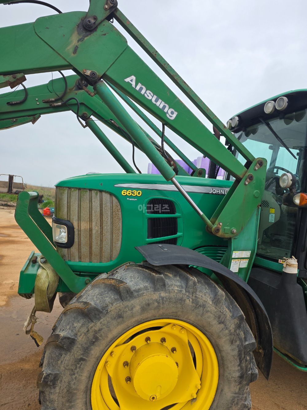 JohnDeere Tractor 6630 (125hp) 뒤우측면