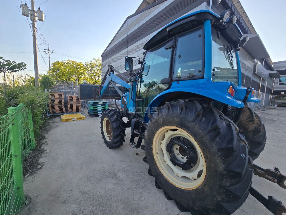 LS Tractor P7185 (88hp) 뒤우측면