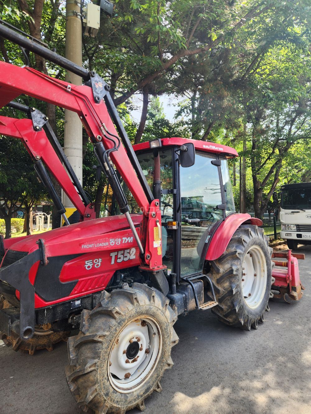TYM 트랙터 T552 (55마력) 뒤우측면