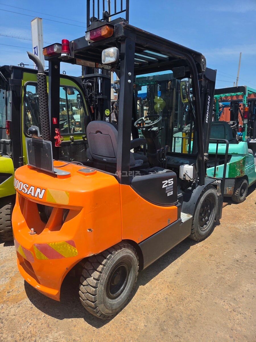 Doosan Forklift D25SE-7 사이드 쉬프트 