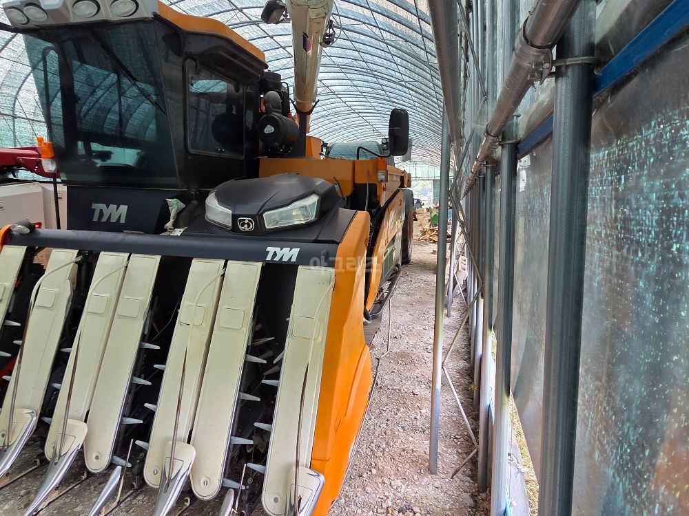 TYM Combine Harvester HU7135 (7Rows)