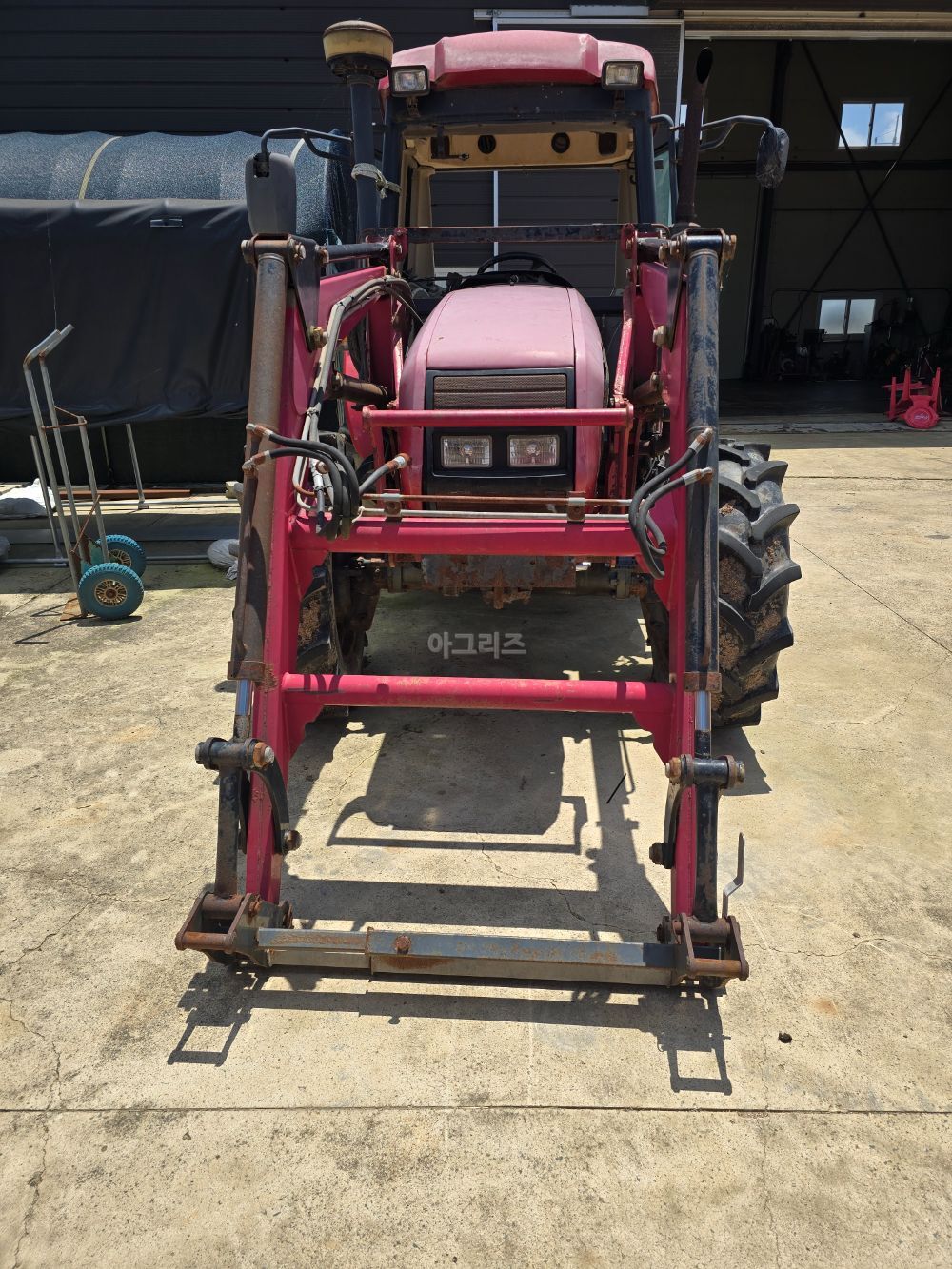 TYM 트랙터 T720 (72마력)