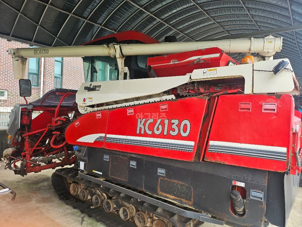 국제 콤바인 KC6130 (6조식)