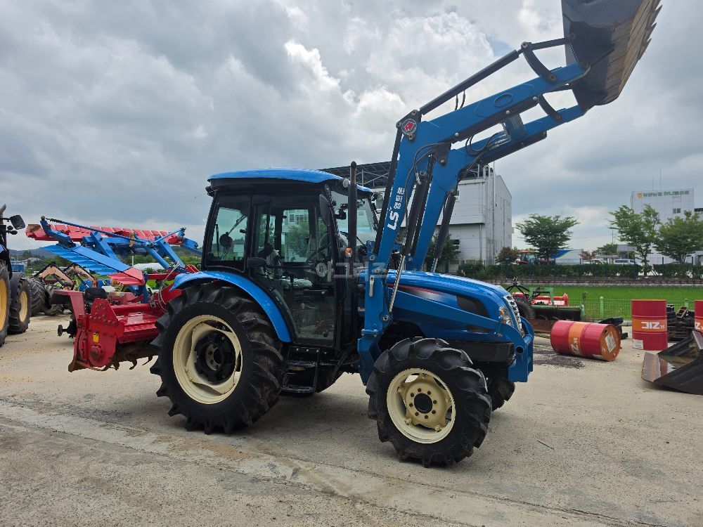 LS 트랙터 XU6168 (68.9마력)