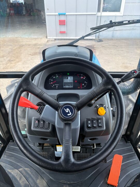 LS Tractor XU6168 (68.9hp)