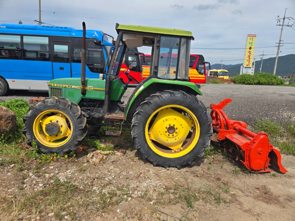 JohnDeere Tractor 5300 (56hp)