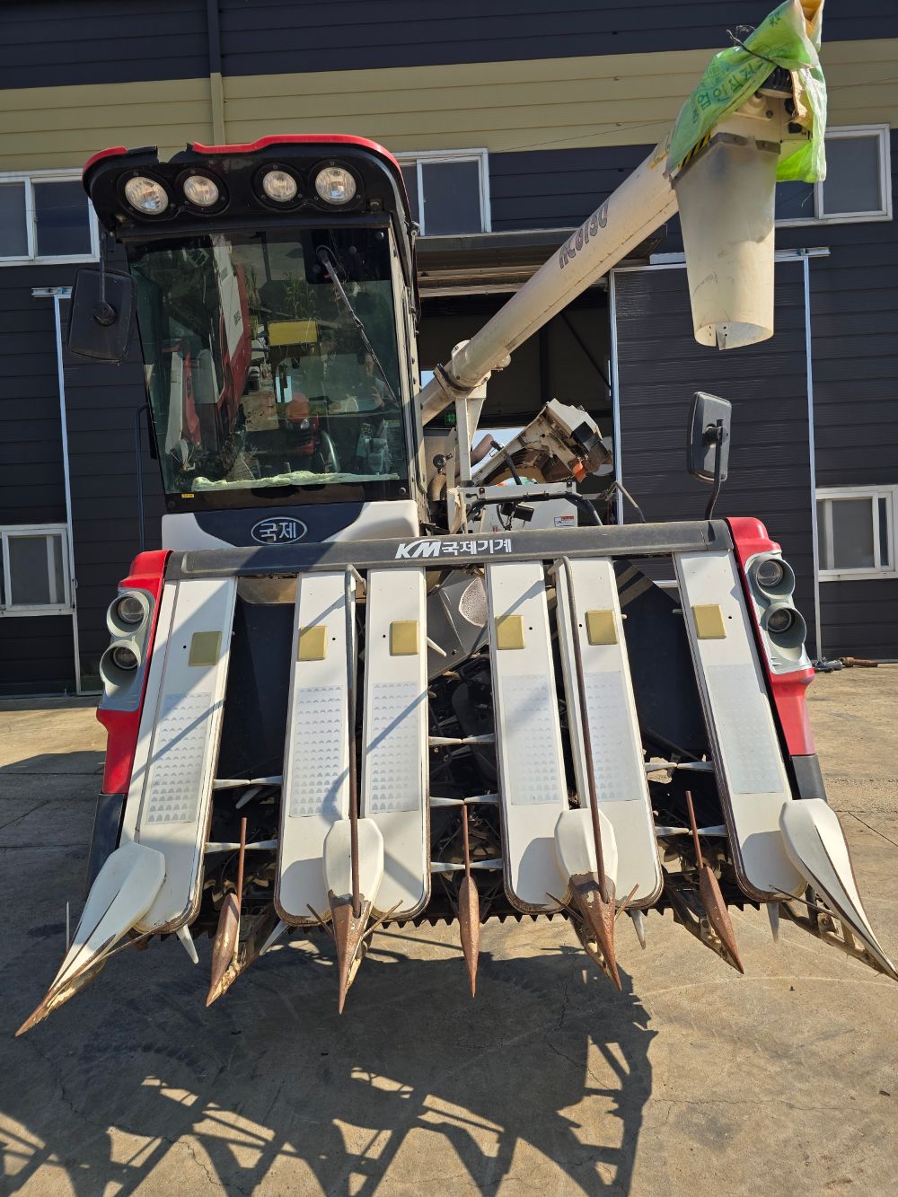 Kukje Combine Harvester KC6130 (6Rows)