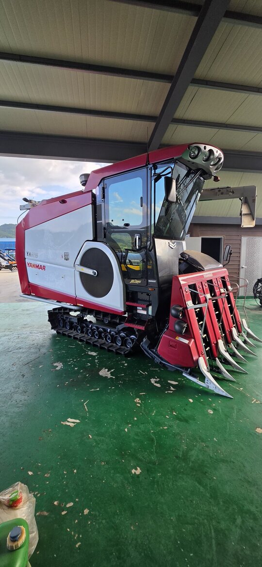 Yanmar Combine Harvester YH6115-P (6Rows)