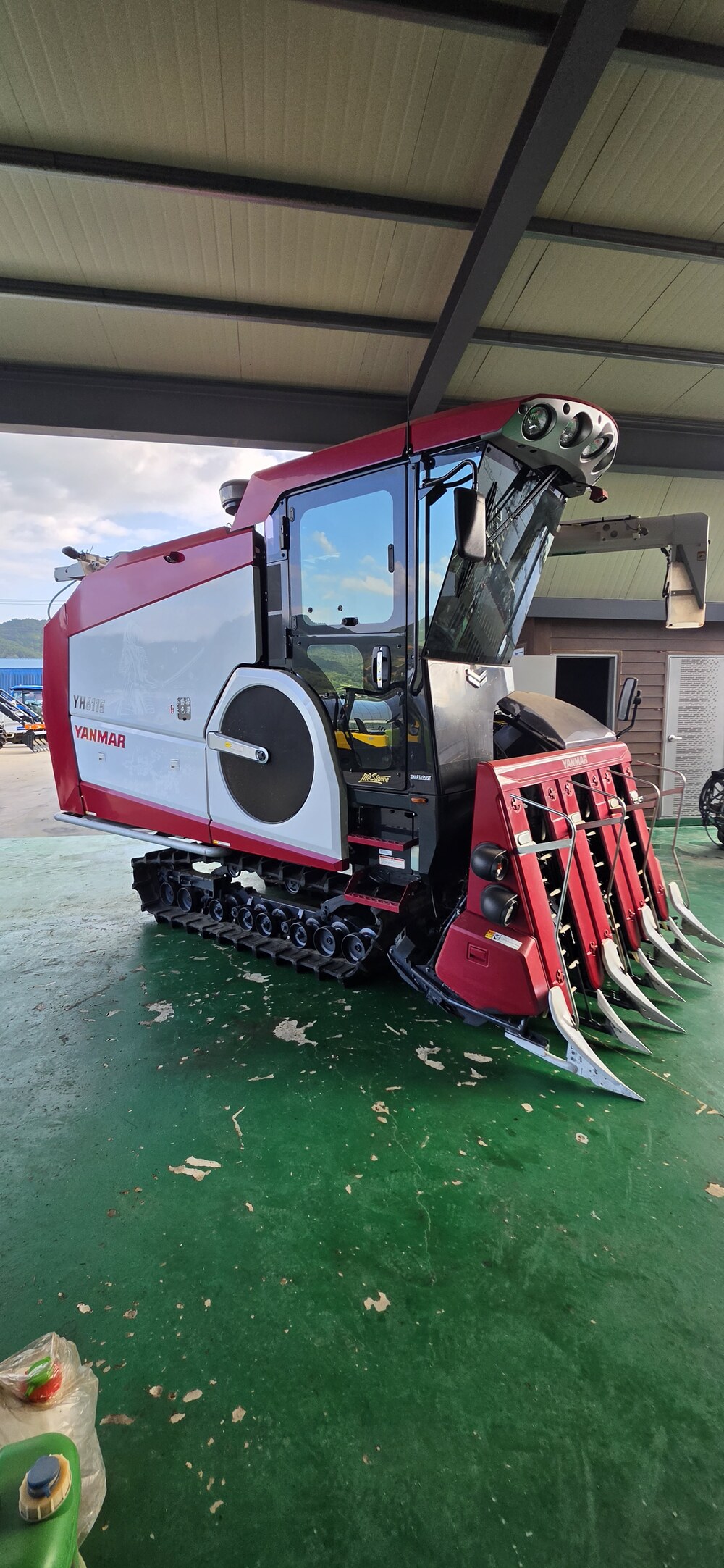 Yanmar Combine Harvester YH6115-P (6Rows)