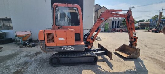 두산 SL030S 굴삭기 SL030S (3톤)
