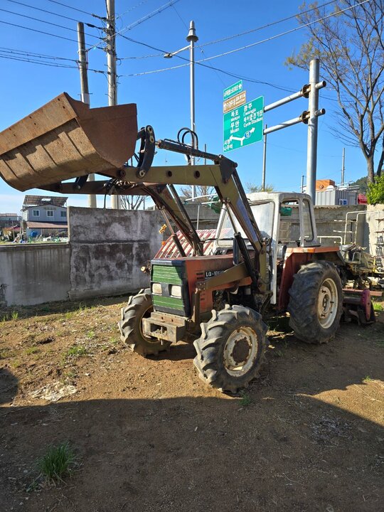 NewHolland Tractor 55-66D (55hp)