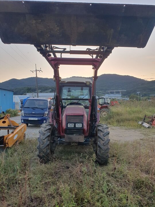 TYM 트랙터 T720 (72마력)
