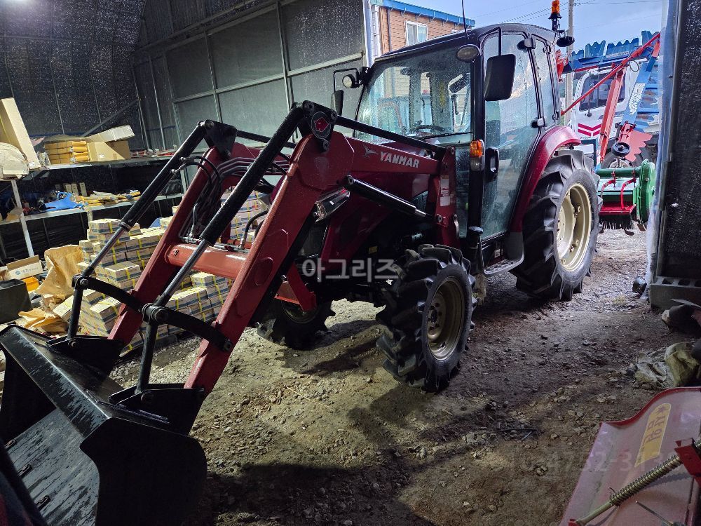 Yanmar Tractor YT357-C (57hp) 뒤우측면